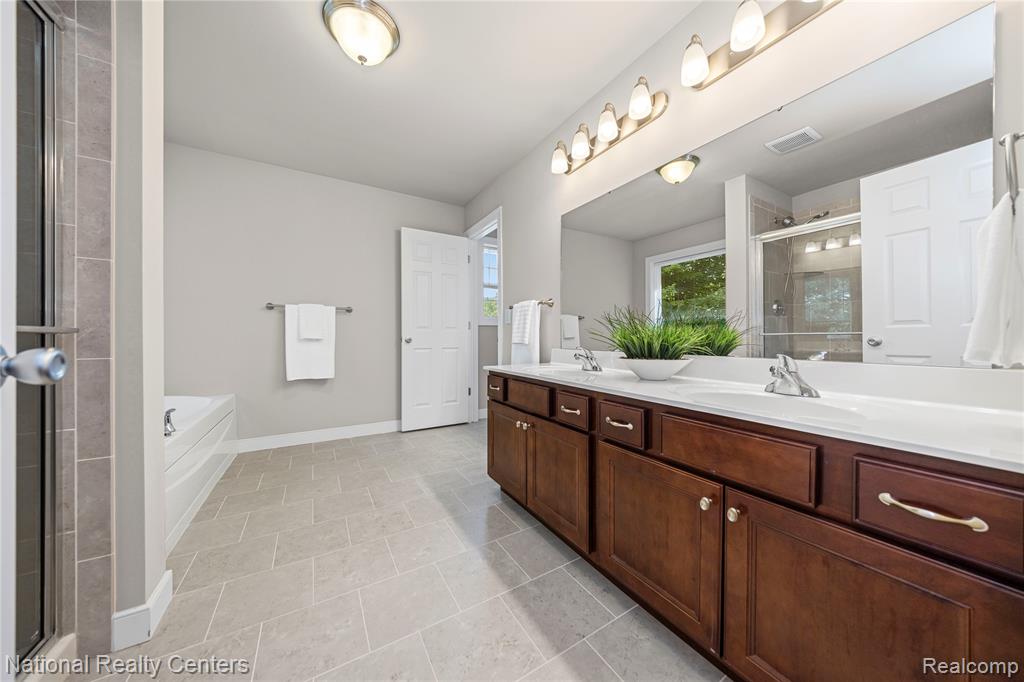 9760 Dornoch Trail, Brighton, MI 48114 — Photo 35