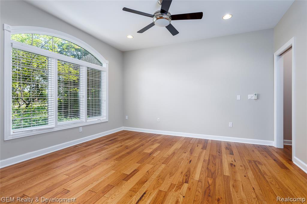 9054 Green Hickory Lane, Fenton, MI 48430 — Photo 20