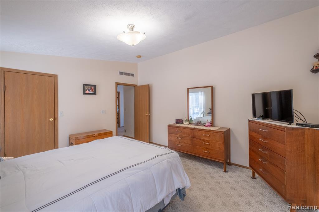 11944 N Wise Road, Clare, MI 48617 — Photo 12