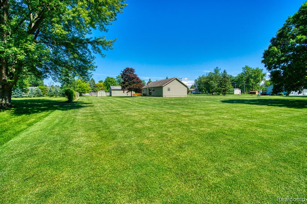 102 MELLADEE Lane, Morrice, MI 48857 — Photo 20