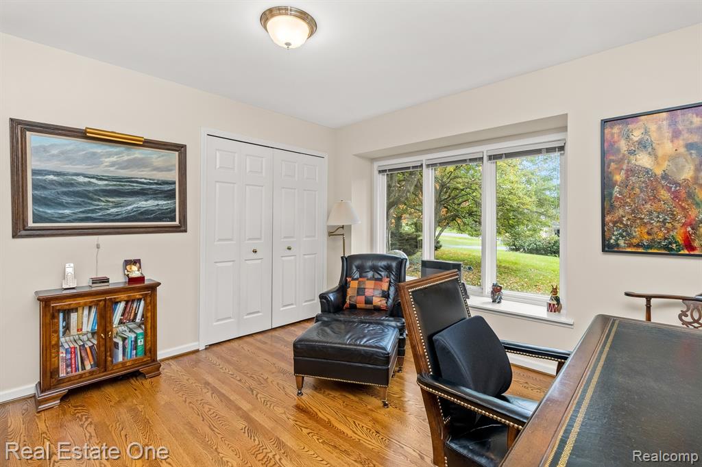 4342 MEADOW Lane, Orchard Lake Village, MI 48323 — Photo 31