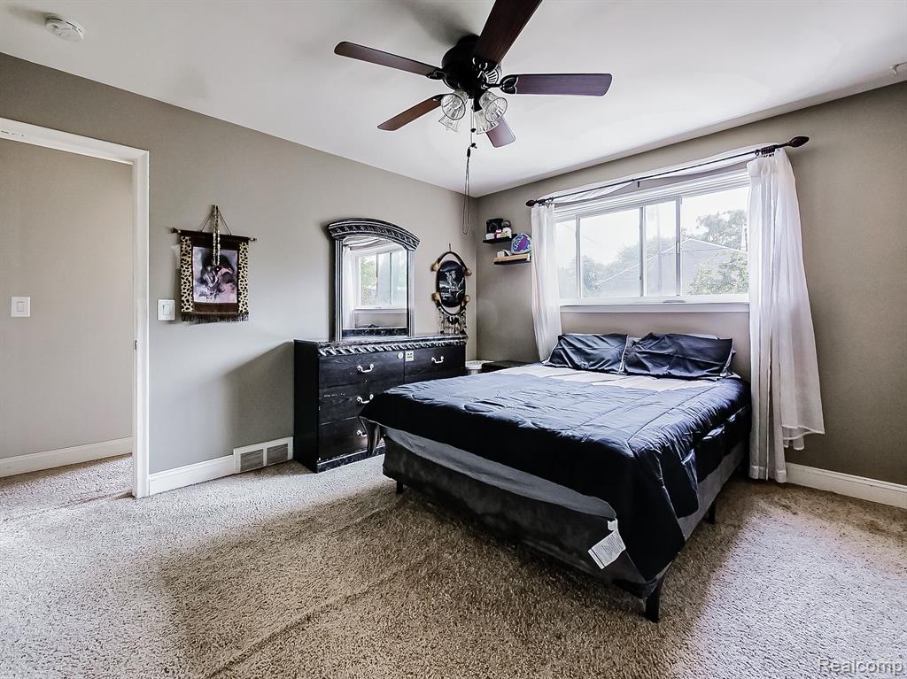 853 ADELAIDE Drive, Wolverine Lake, MI 48390 — Photo 10