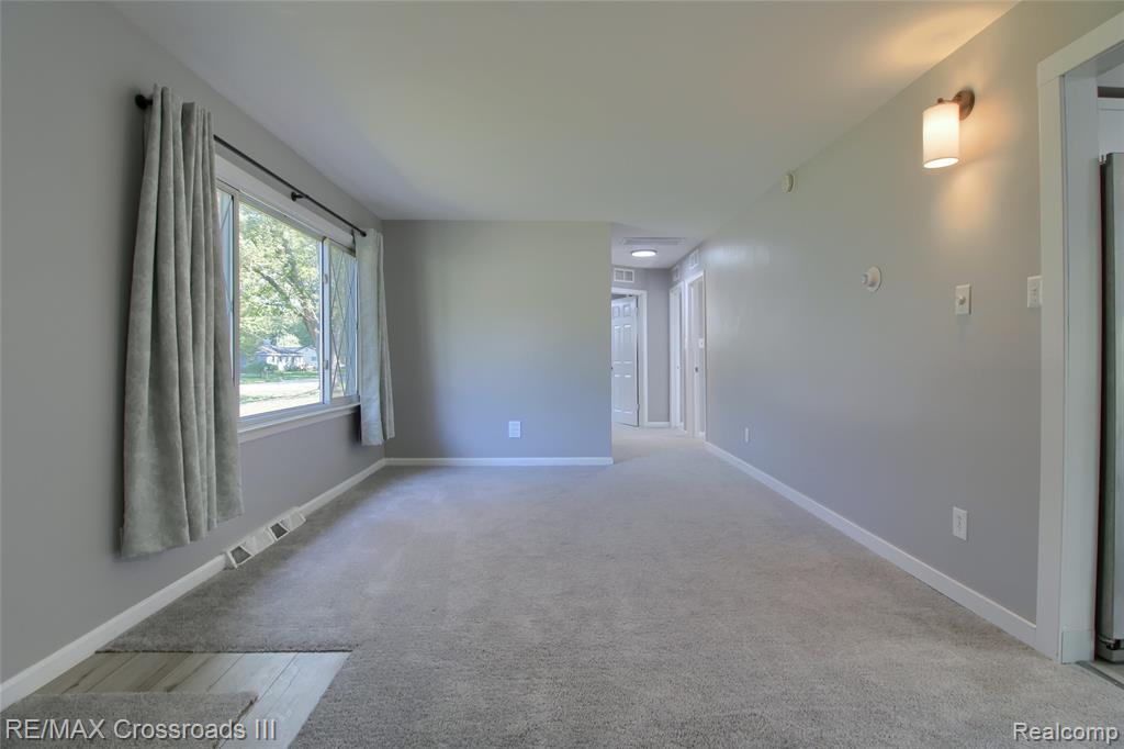 46083 Reed Street, Belleville, MI 48111 — Photo 4