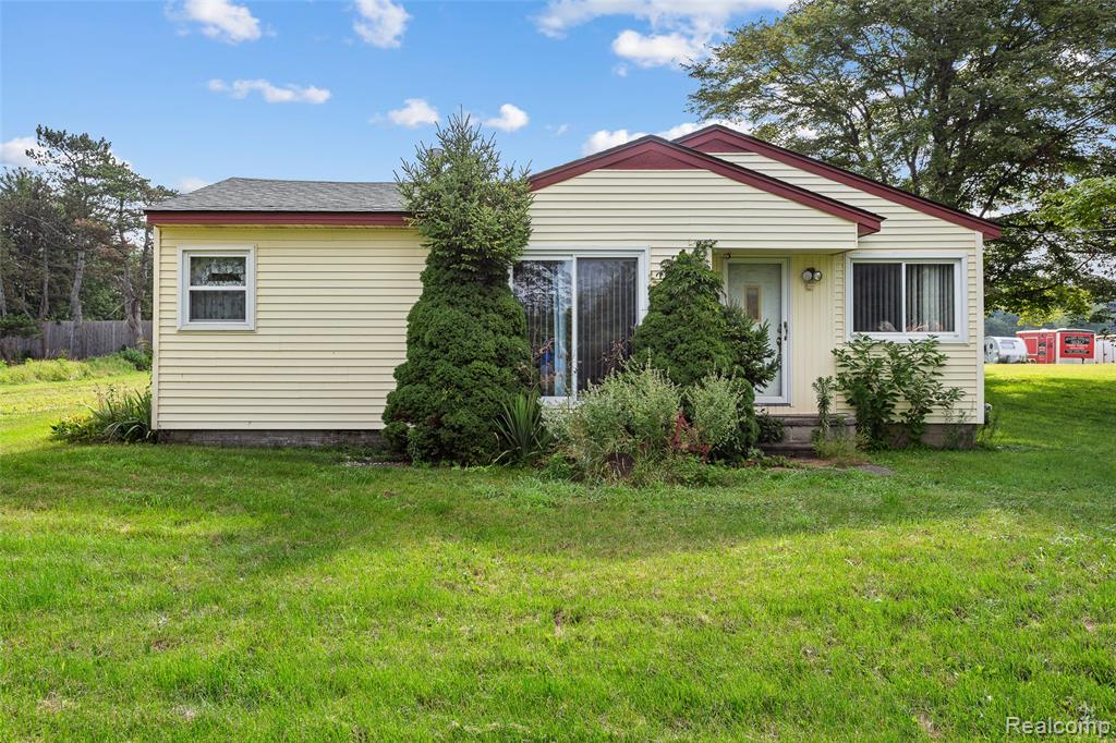 25245 Bell Road, New Boston, MI 48164 — Photo 2