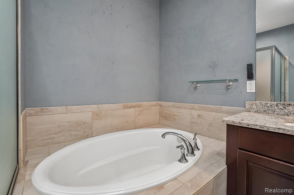 42832 Cardinal Way, Novi, MI — Photo 37