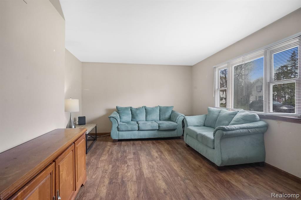 350 S Maple Street, Webberville, MI 48892 — Photo 5