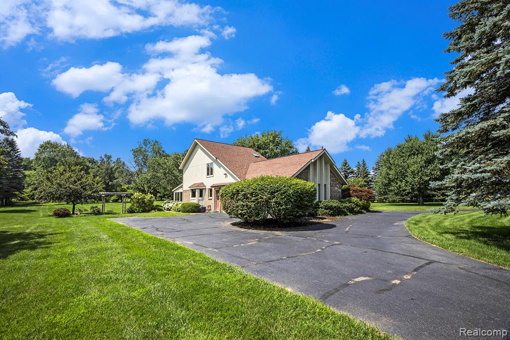 8477 Ranch Estates Road, Clarkston, MI 48348 — Photo 3
