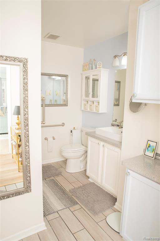 22073 Fairlane Boulevard, Woodhaven, MI 48183 — Photo 20