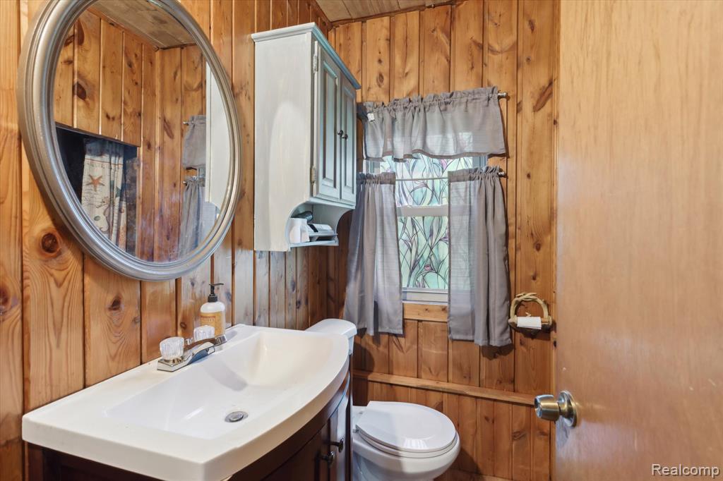 5020 Main Street, MI — Photo 16