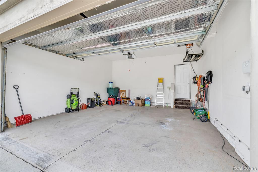 27490 CROMWELL Road, Novi, MI — Photo 35