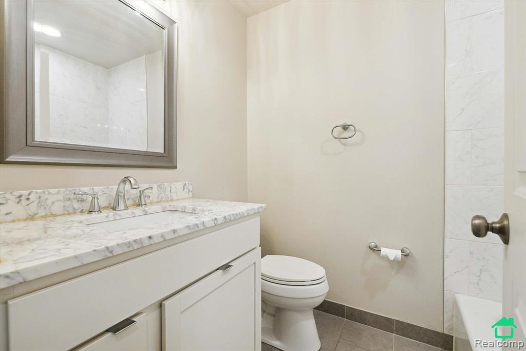 412 Riviera Drive, Saint Clair Shores, MI 48080 — Photo 27