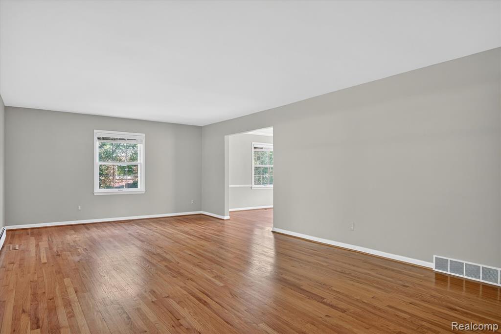 5447 Lahser Road, Bloomfield Hills, MI 48304 — Photo 5