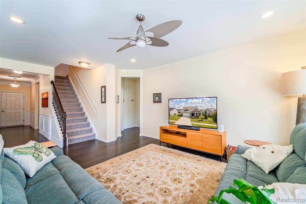 24279 Walloon Way, Flat Rock, MI 48134 — Photo 17