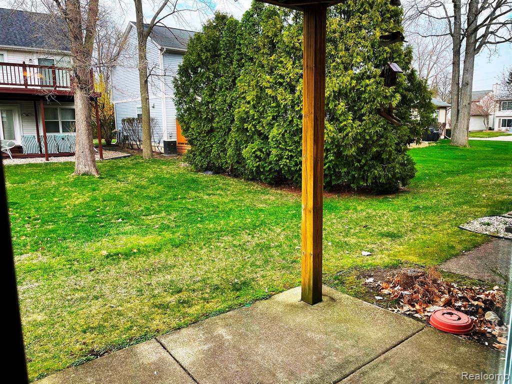 902 CHESTNUT HILL Drive, Auburn Hills, MI 48326 — Photo 10