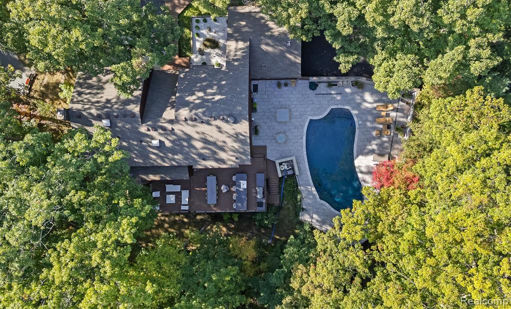 7371 Lindenmere Drive, Bloomfield Hills, MI 48301 — Photo 47