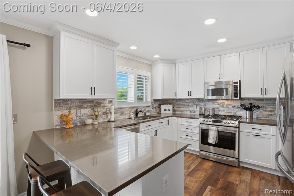 8605 Vista Court, Westland, MI — Photo 13