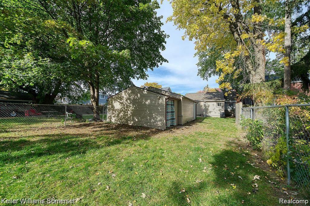 861 W LEWISTON Avenue, Ferndale, MI 48220 — Photo 18