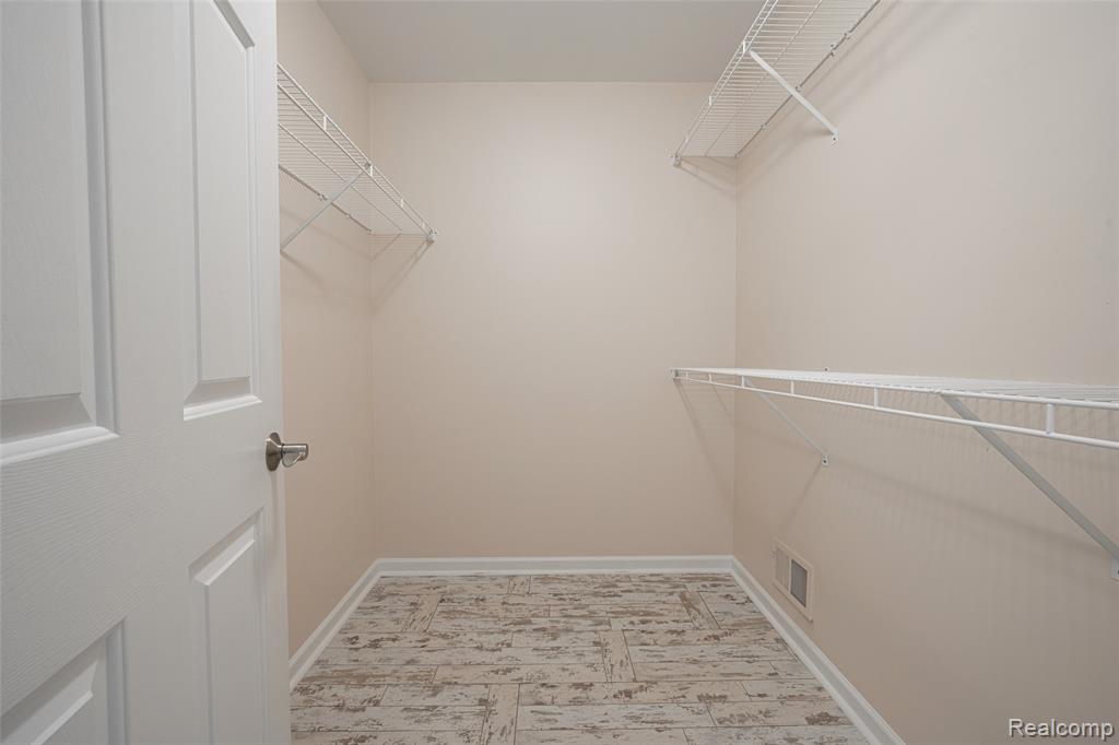 5729 Windspirit Court, 36, Waterford, MI 48327 — Photo 44
