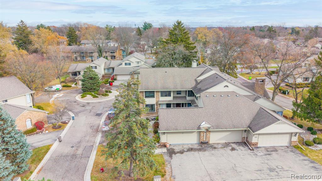 7258 Creeks Bend Court, West Bloomfield, MI — Photo 44