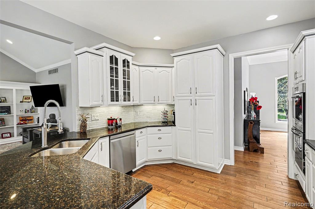 4456 Medford Hill Drive, Metamora, MI 48455 — Photo 22