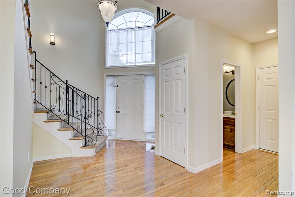 54683 Four Seasons Drive, Shelby Twp, MI 48316 — Photo 11