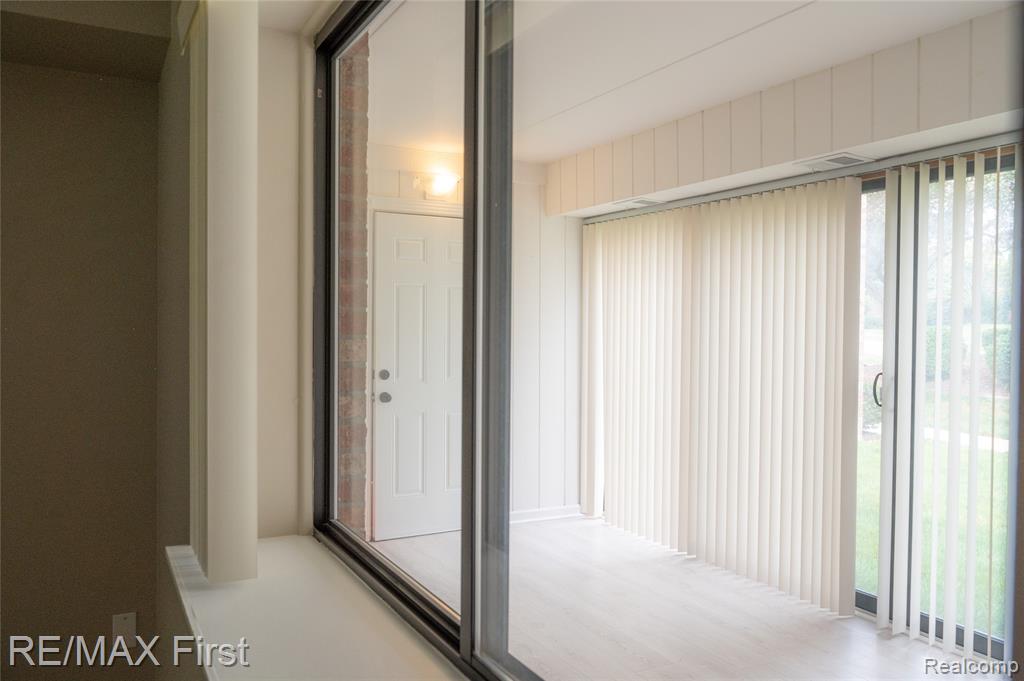 17865 University Park Drive, Livonia, MI 48152 — Photo 55