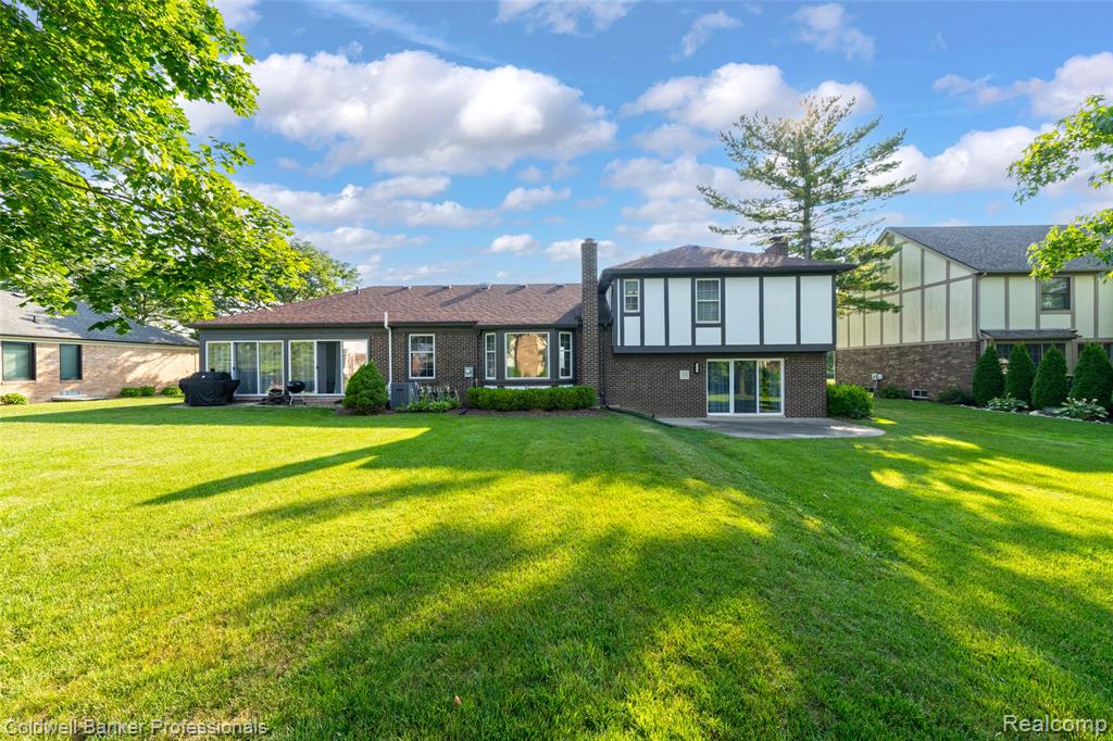 9539 Hillcrest Drive, Plymouth, MI 48170 — Photo 29
