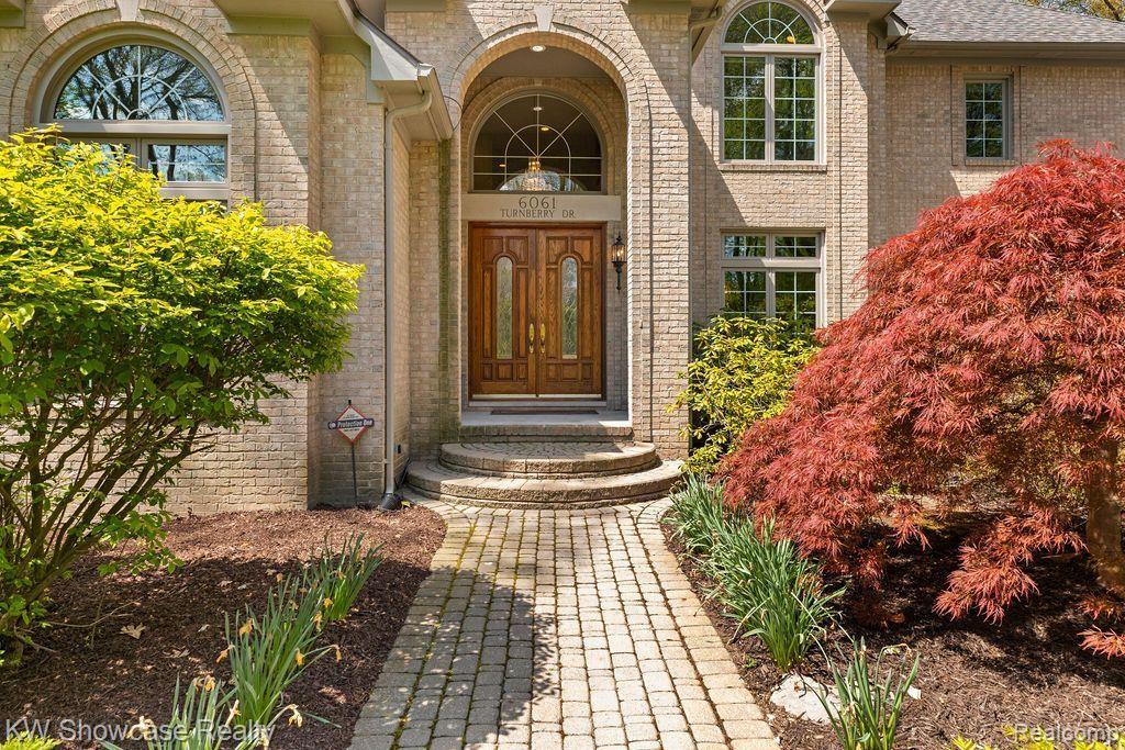 6061 TURNBERRY Drive, Commerce Twp, MI 48382 — Photo 11