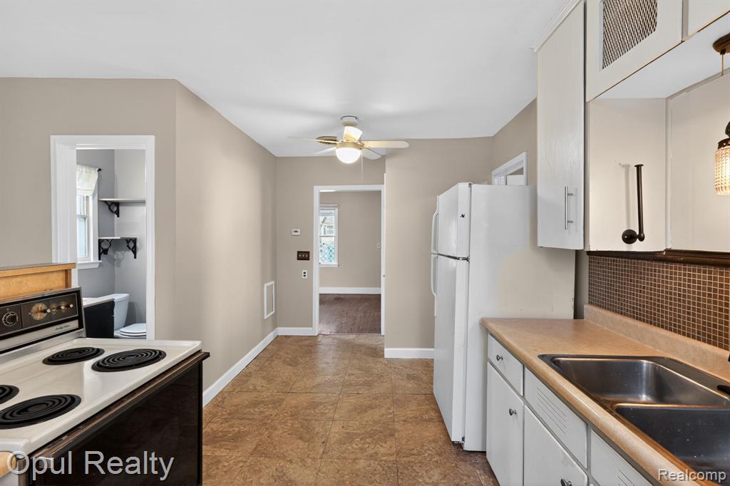 522 E Cavanaugh Road, Lansing, MI 48910 — Photo 7