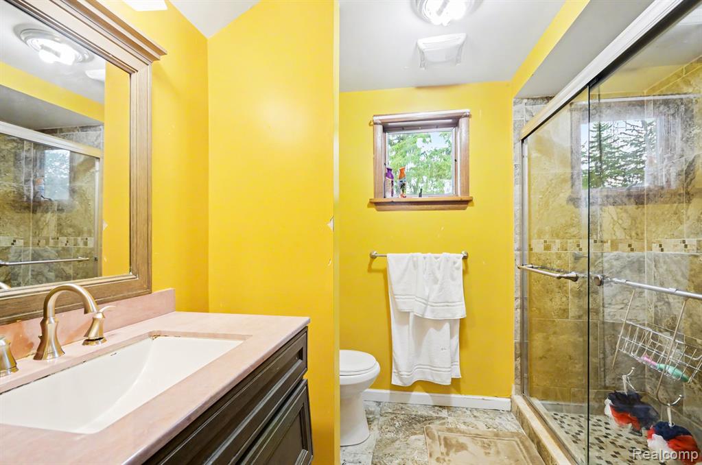 52905 Heatherway Drive, Utica, MI 48316 — Photo 22