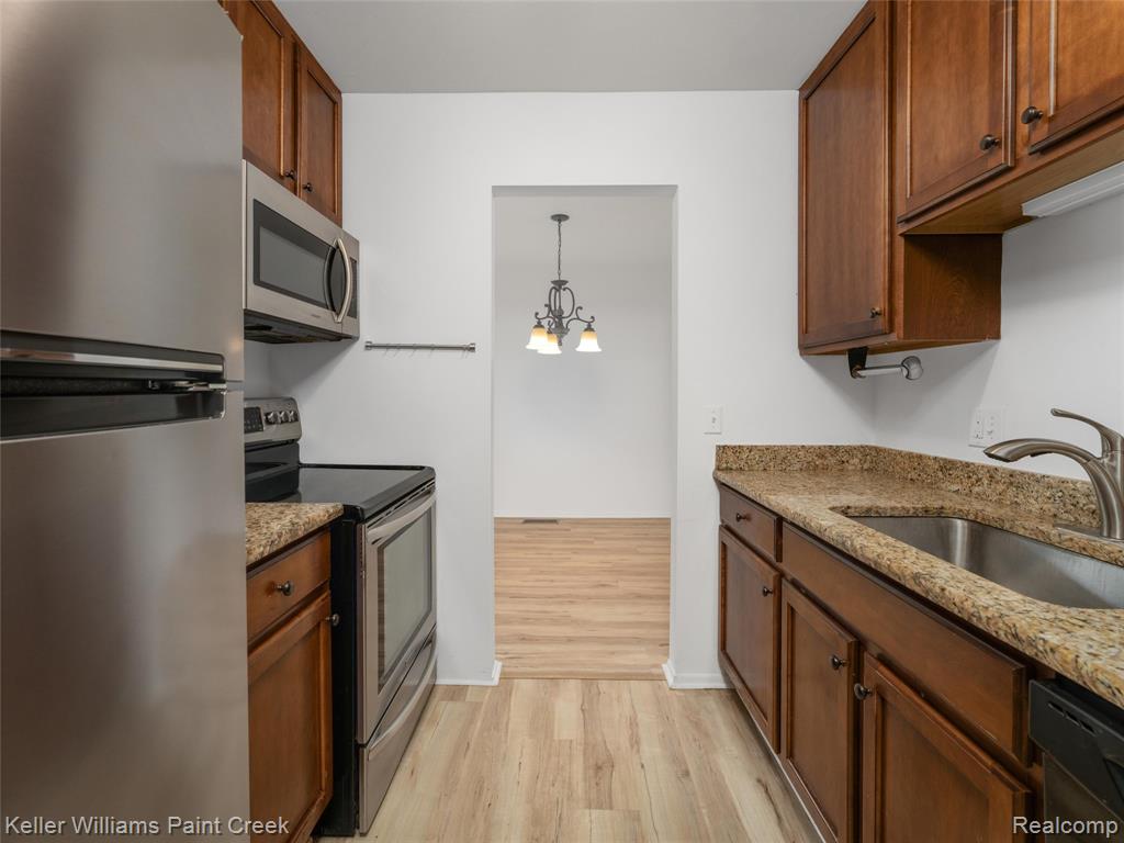 685 E Fox Hills Drive, 67, Bloomfield Hills, MI 48304 — Photo 11