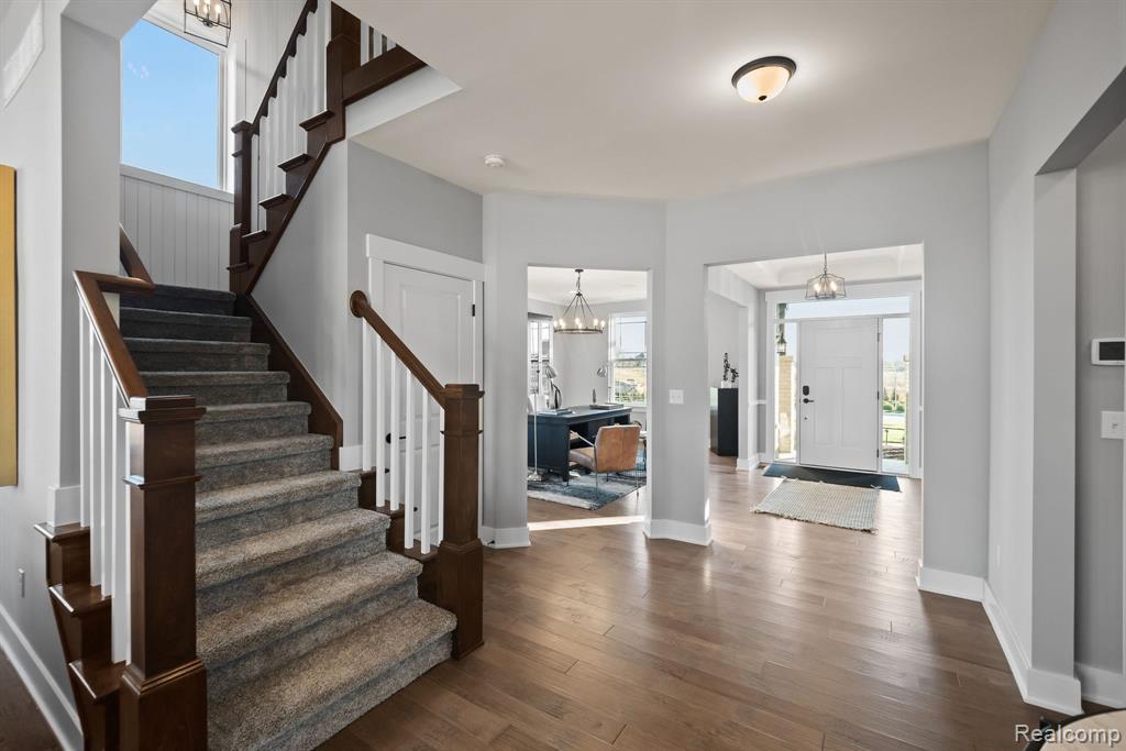 57639 PENINSULA, South Lyon, MI 48178 — Photo 2