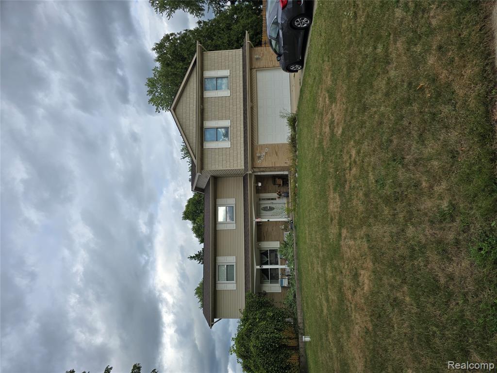 5080 N Georgetown Road, Grand Blanc, MI 48439