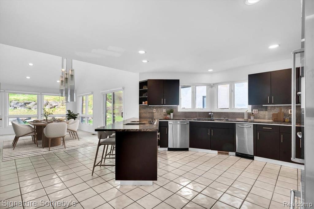4156 Marlwood Drive, West Bloomfield, MI 48323 — Photo 5