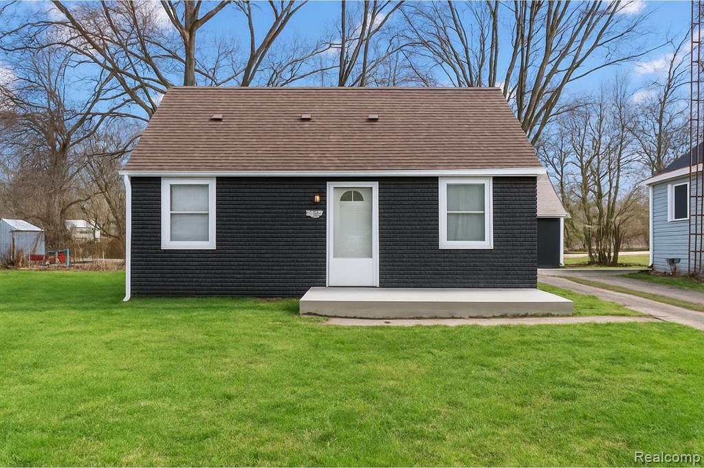 1442 Mintola Avenue, Flint, MI 48532 — Photo 2