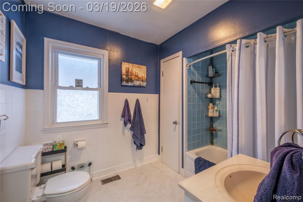 1962 Lake Pointe Drive, Ortonville, MI 48462 — Photo 12