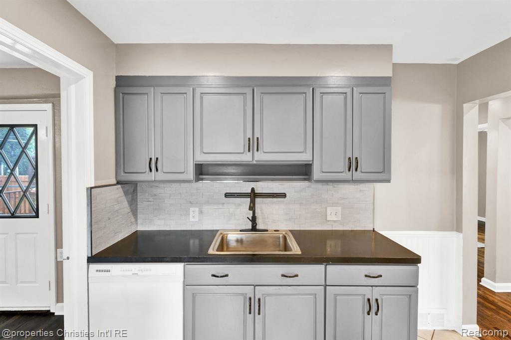 4271 PRAIRIE Avenue, Berkley, MI 48072 — Photo 13