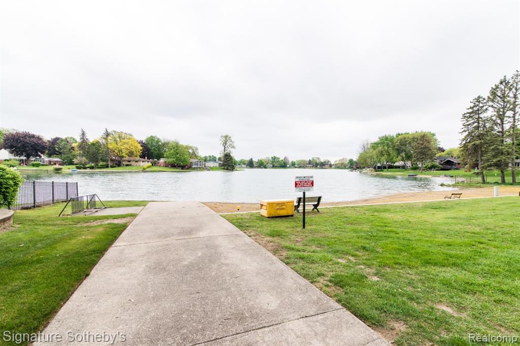 6279 WALKER Court, Troy, MI 48085 — Photo 68