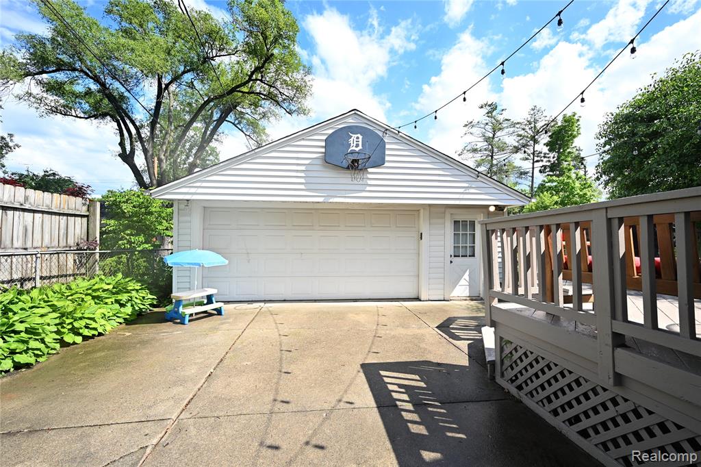 618 W Houstonia Avenue, Royal Oak, MI 48073 — Photo 37