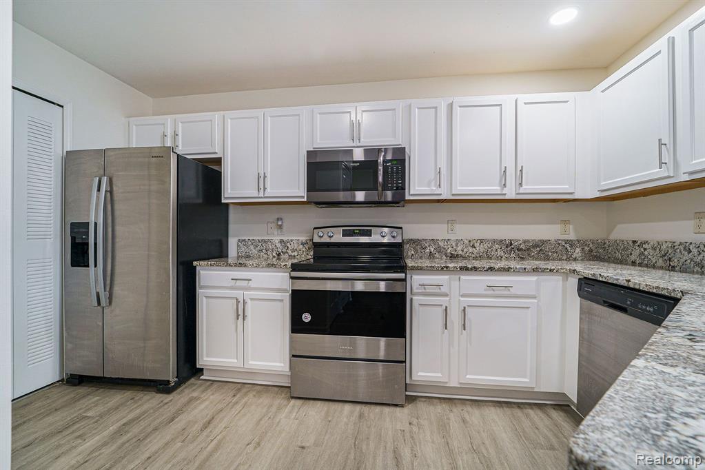 3042 CLOVERLY Lane, Ann Arbor, MI 48108 — Photo 12