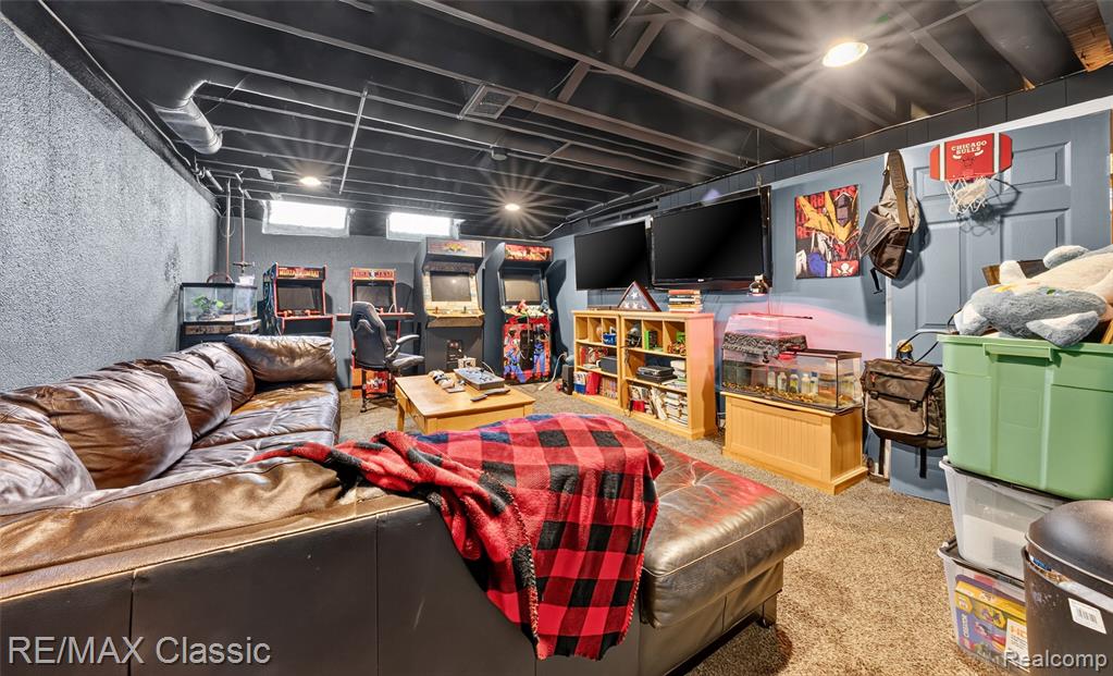 6638 Woodbank Drive, Bloomfield Hills, MI 48301 — Photo 25
