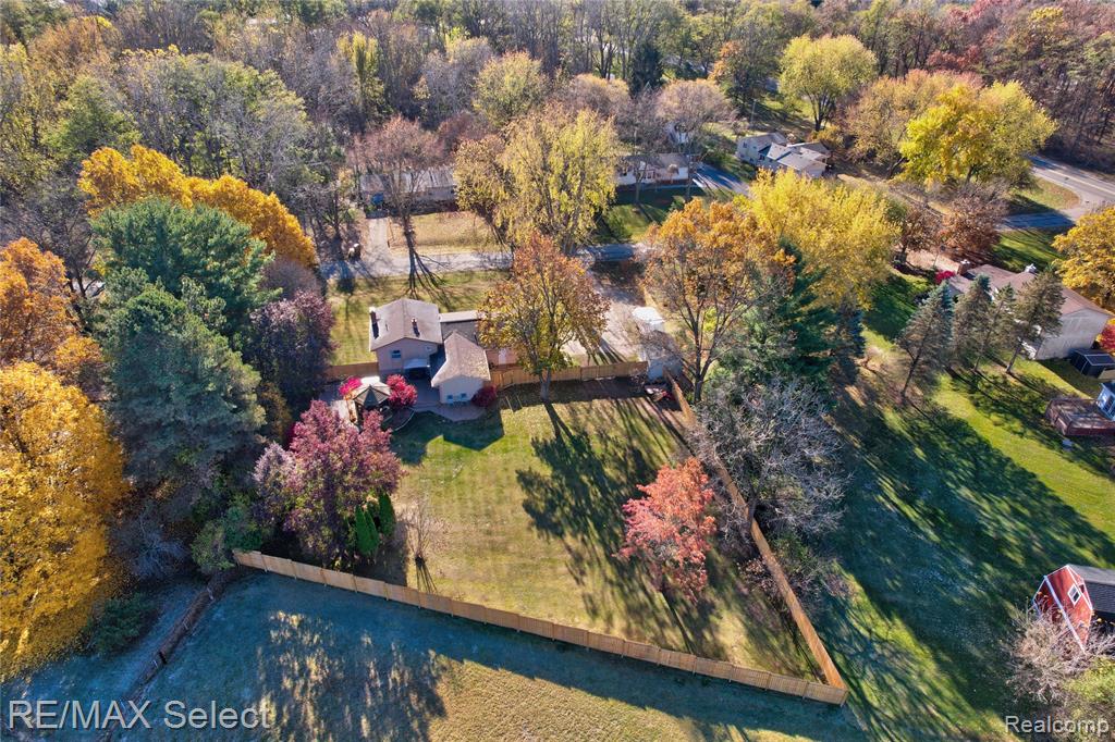 9367 Longmeadow Court, Fenton, MI 48430 — Photo 15