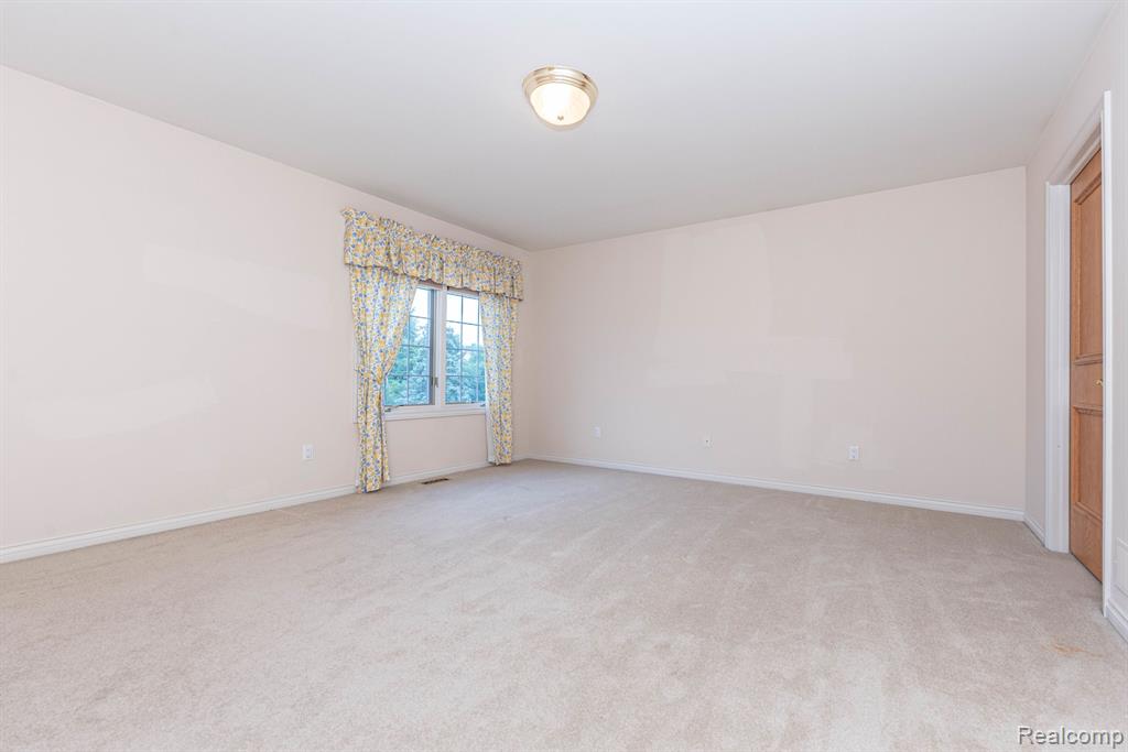 5003 HICKORY POINTE Drive, Orchard Lake Village, MI 48323 — Photo 66