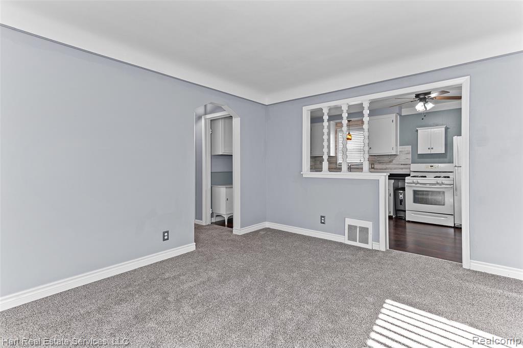 615 Garfield Avenue, Lincoln Park, MI 48146 — Photo 6