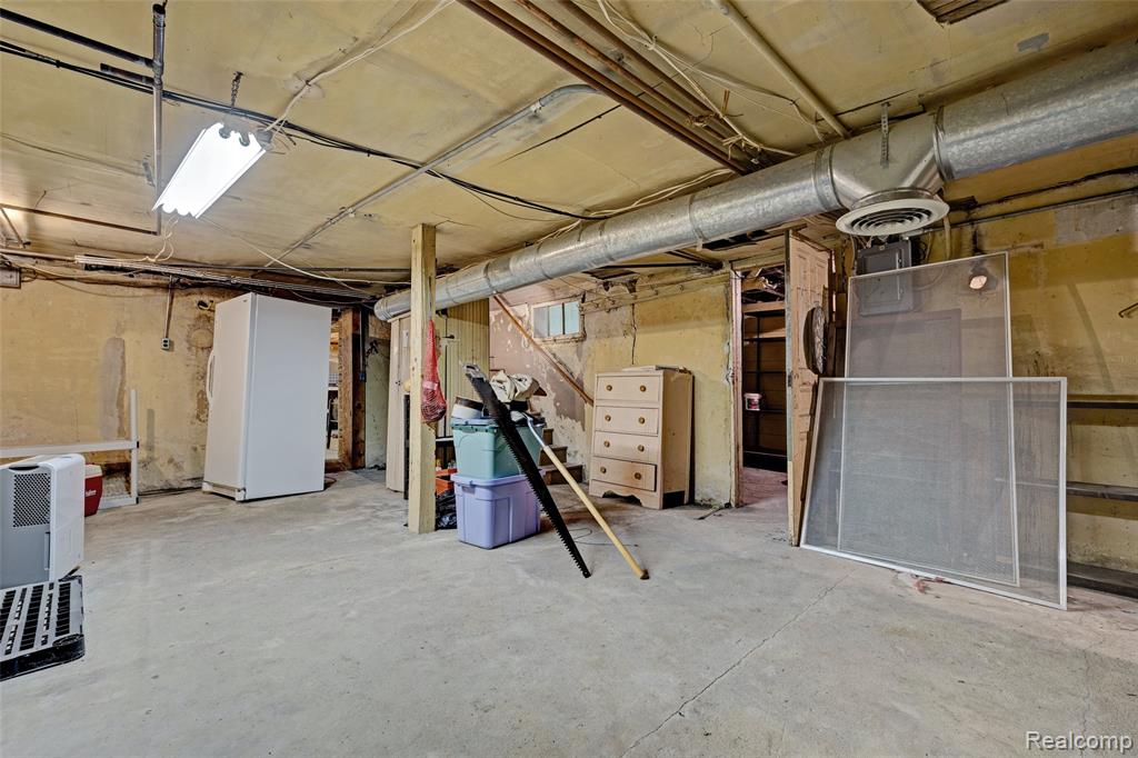 8028 Clarence Street, Goodrich Vlg, MI — Photo 44