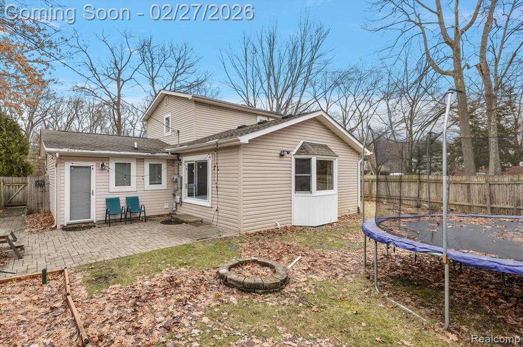 6885 Aeroview Street, West Bloomfield, MI 48324 — Photo 42