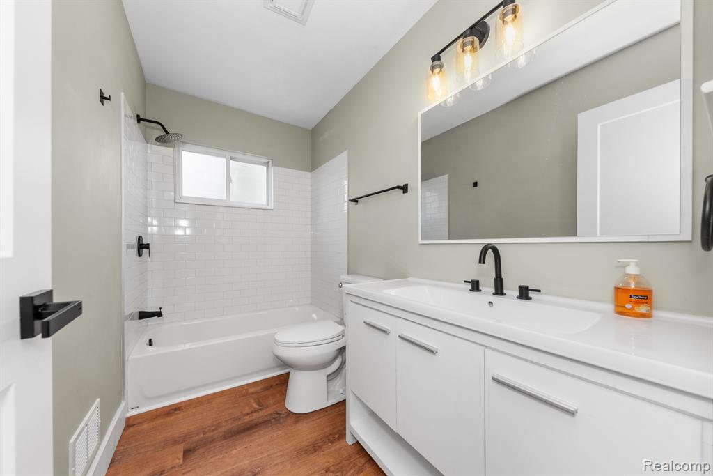560 McMunn Street, South Lyon, MI 48178 — Photo 22