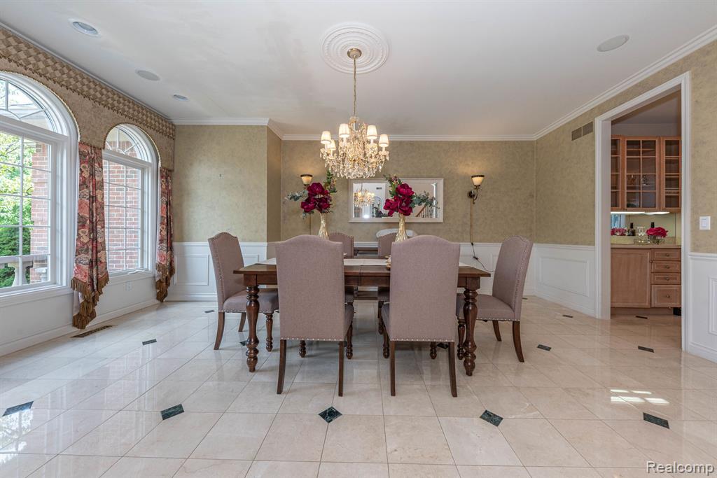 5003 HICKORY POINTE Drive, Orchard Lake Village, MI 48323 — Photo 14