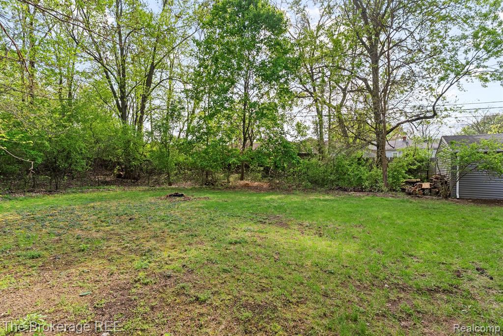 5857 BERKLEY Drive, Waterford, MI 48327 — Photo 37