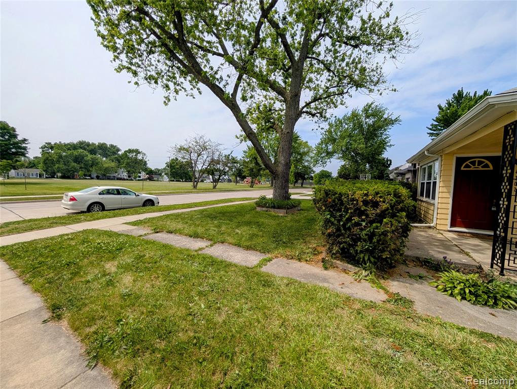 4302 Mandalay Avenue, Royal Oak, MI 48073 — Photo 26